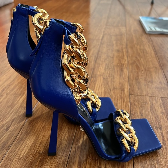 Versace Medusa High Heel Sandal - Picture 4 of 10